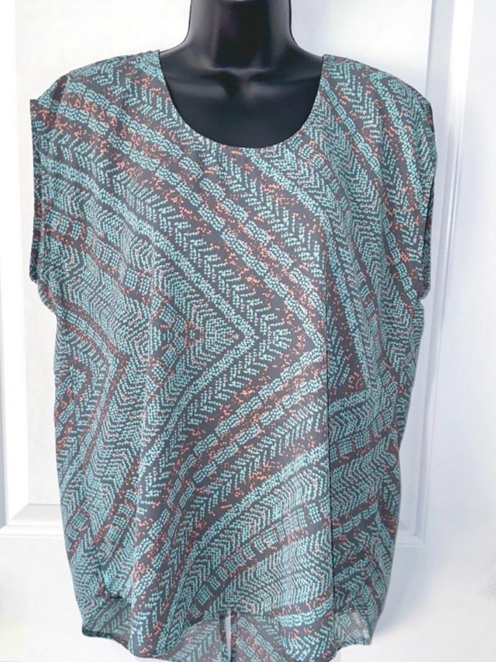 Women's Scoop Neck Printed Blouse - Teal & Brown